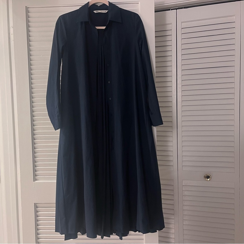 ZARA Pleated Back Midi Shirt Dress with Button Front in Navy Blue Size S - Picture 4 of 8